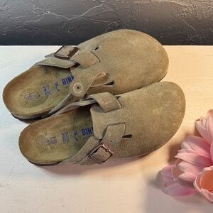 BIRKENSTOCK Boston Soft Footbed Clog Taupe Suede Unisex